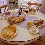 Bed & Breakfast La Maison Botanique 3*