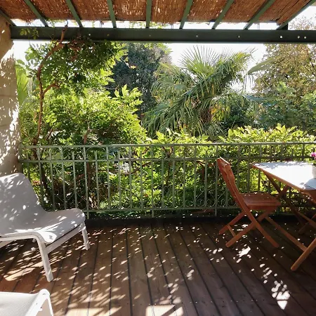 La Maison Botanique Alojamento de Acomodação e Pequeno-almoço 3*
