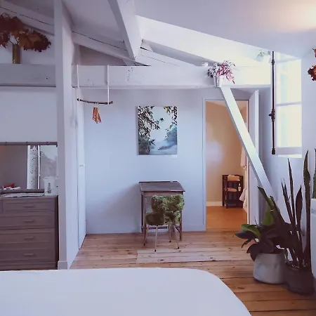 Bed & Breakfast La Maison Botanique Castillon-la-Bataille