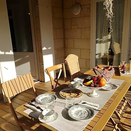Bed & Breakfast La Maison Botanique Castillon-la-Bataille