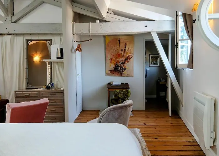 Couette-café La Maison Botanique 3*